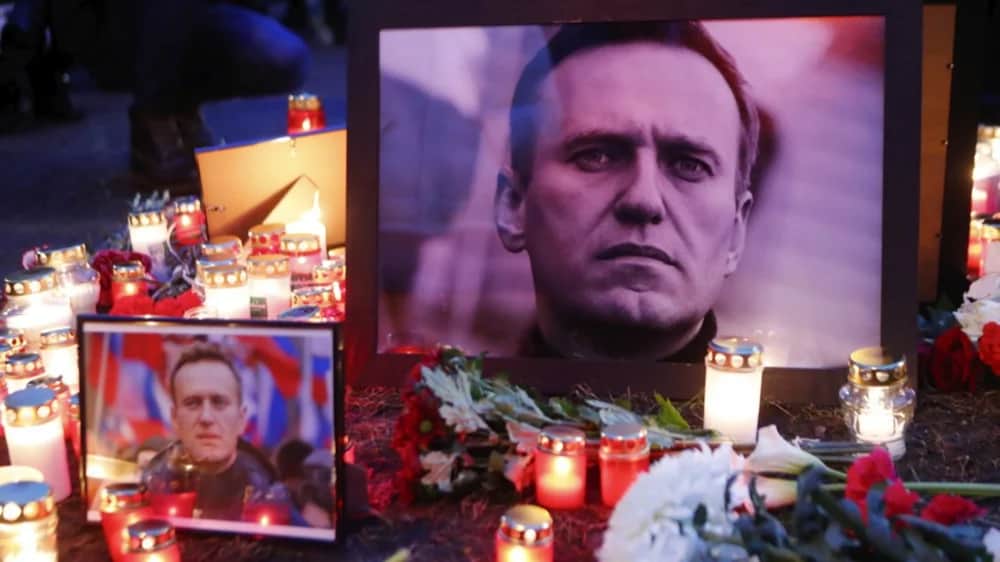 Vigil in Latvia following Alexey Navalny's death. Photo: EPA-EFE/TOMS KALNINS