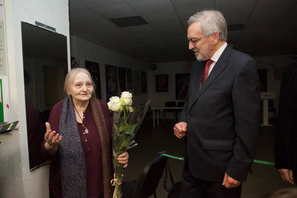 Elena Osipova and Alexander Shishlov at the Peaceful Art Protest exhibition. Photo: Elena Rodina for Novaya Gazeta Europe