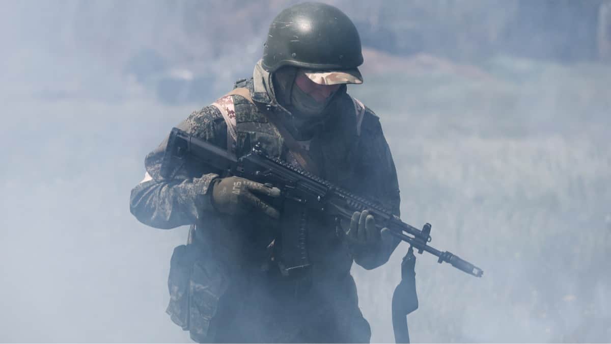 Российский военнослужащий во время тренировки в Запорожской области, Украина, 4 мая 2026 года. Фото: Александр Полегенко / ТАСС / ZUMA Press / Scanpix / LETA<br>
