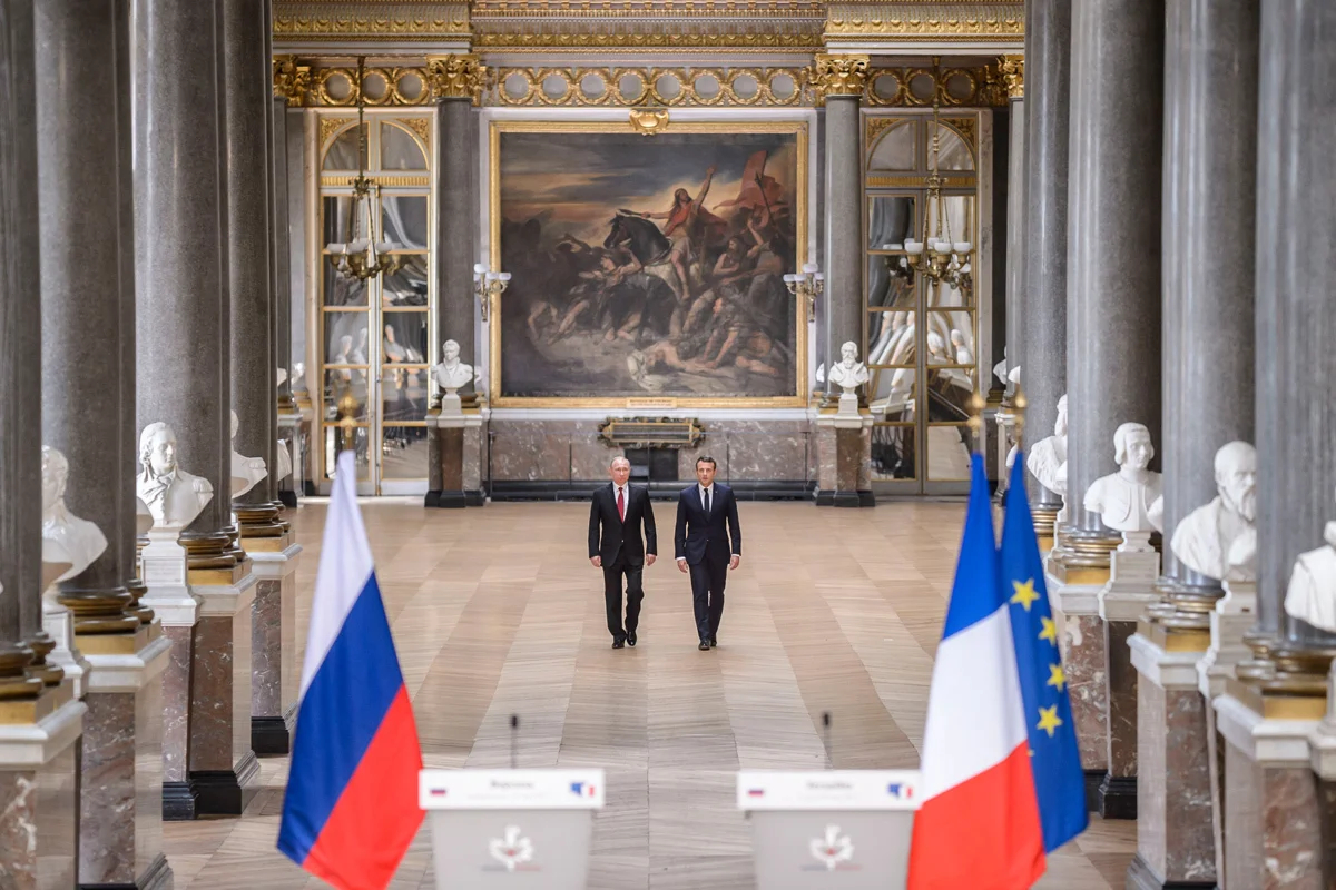 French President Emmanuel Macron and Russian President Vladimir Putin at a joint press conference at the Palace of Versailles in Paris, 29 May 2017. Photo: Christophe Petit Tesson / EPA