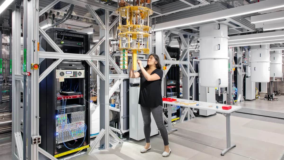 Ученый IBM Quantum доктор Майка Такита в лаборатории. Фото: IBM