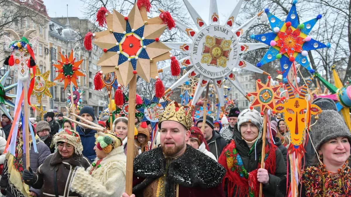 Ukrainians take part in a Christmas parade in Lviv, western Ukraine, 28 December 2025. Photo: EPA / Mykola Tys