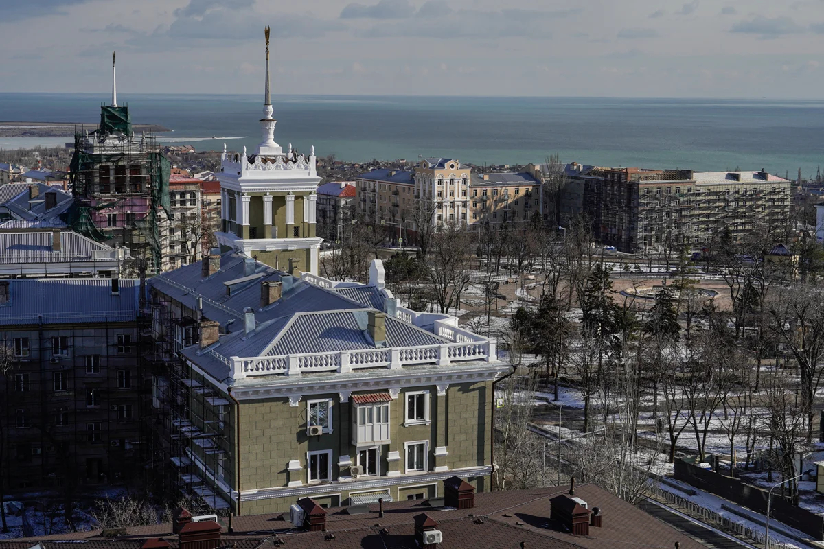 Вид на центр Мариуполя, 16 февраля 2025 года. Фото: EPA