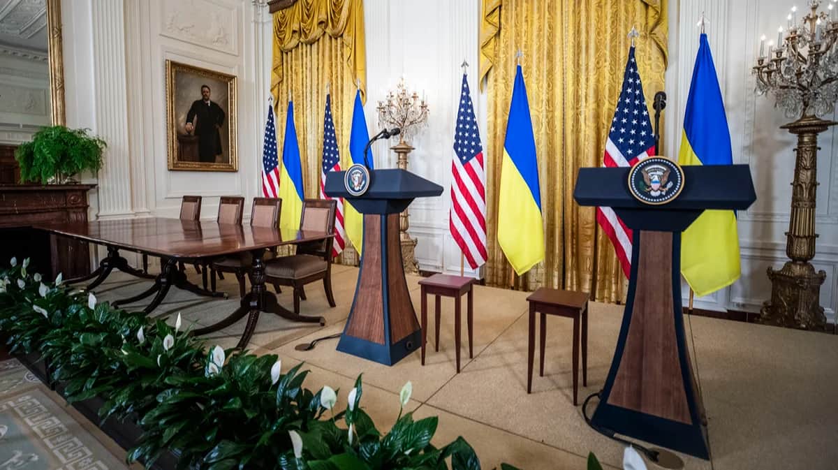 Восточная комната Белого дома, где Трамп и Зеленский должны были подписать соглашение, но сделка сорвалась. Фото: Jim LoScalzo / Pool via CNP / Sp / VidaPress