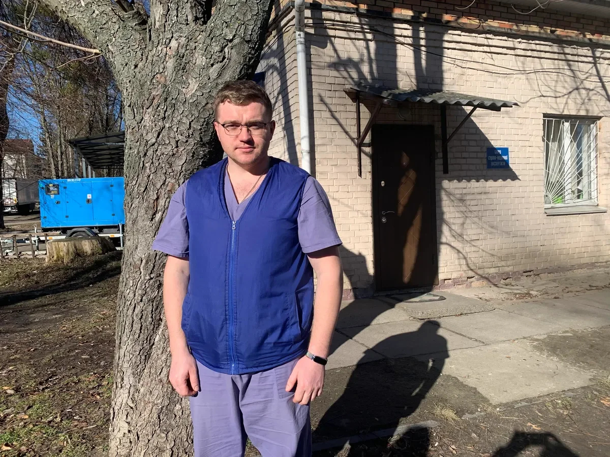 Serhiy Lyakhovich, a forensic expert, recalls: “The French experts were shocked by the atrocities and the mass executions.” Photo: Olga Musafirova, exclusively for Novaya Gazeta Europe