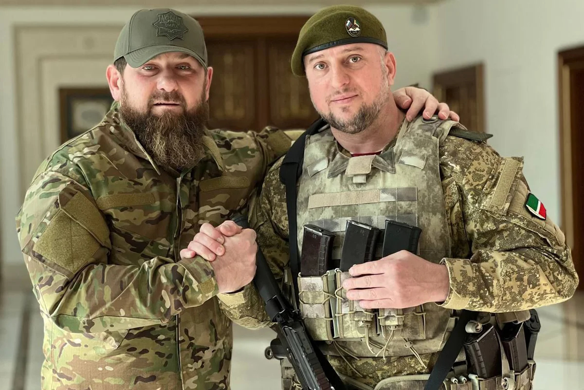 Рамзан Кадыров вместе с Апти Алаудиновым. Фото: <a data-sk="tooltip_parent" data-stringify-link="https://t.me/RKadyrov_95/1492" href="https://t.me/RKadyrov_95/1492" rel="noopener noreferrer" target="_blank">Рамзан Кадыров</a> / Telegram