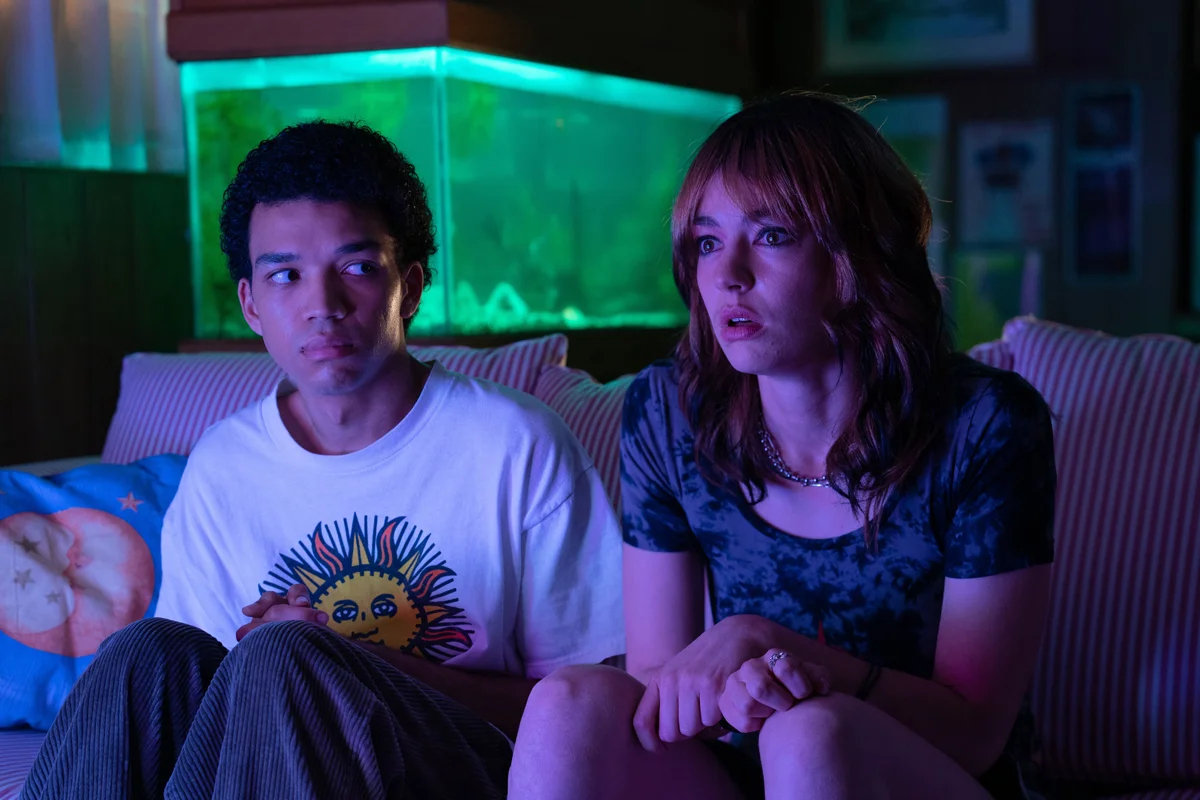 Кадр из фильма «Я видел свечение телевизора». Фото: <a data-sk="tooltip_parent" data-stringify-link="https://a24films.com/" href="https://a24films.com/" rel="noopener noreferrer" target="_blank">A24</a>
