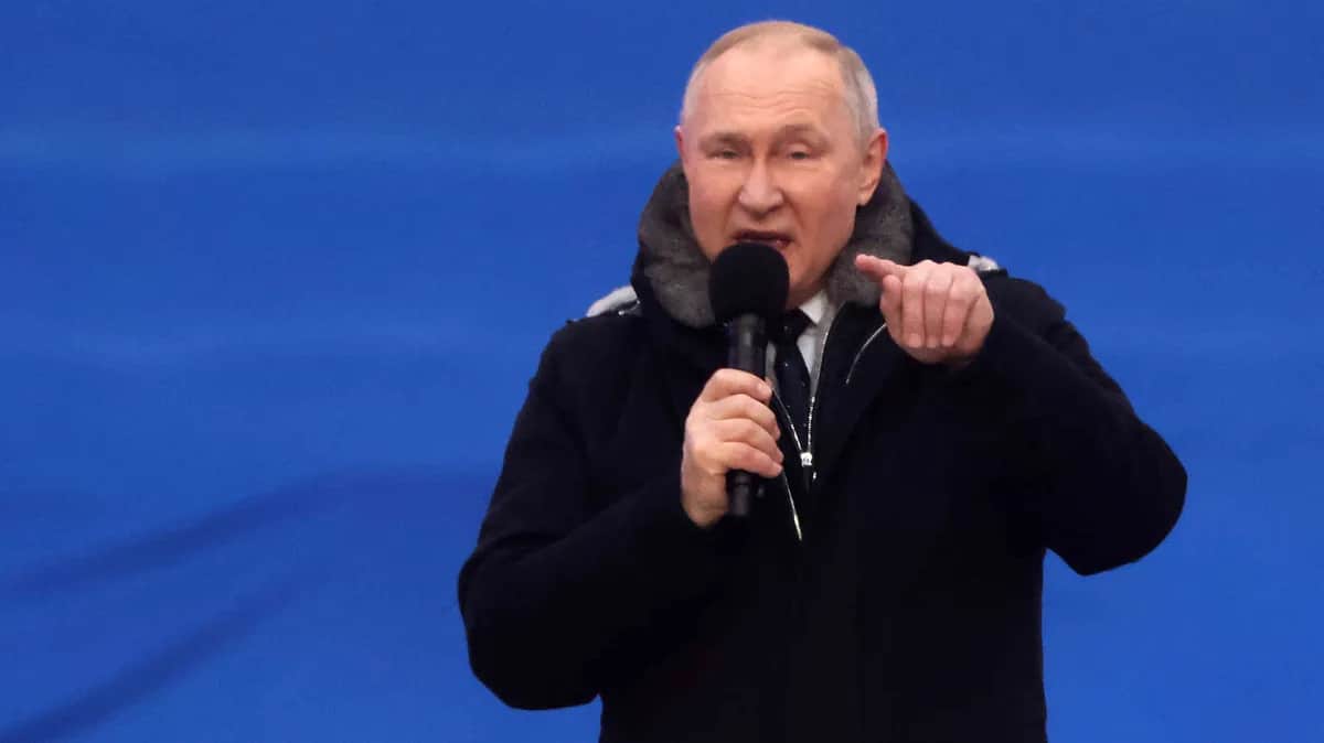 Vladimir Putin speaks during a concert in Luzhniki Stadium on February 22, 2023. Photo: Contributor / Getty Images