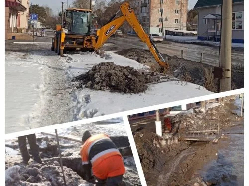 Внеплановая очистка ливневой канализации в Ачинске (Красноярский край). Фото: <a href="https://adm-achinsk.ru/news/mup-%C2%ABachinskij-transport%C2%BB-specztexnika-pristupila-k-vneplanovoj-ochistke-livnevoj-kanalizaczii">Администрация города Ачинска</a>