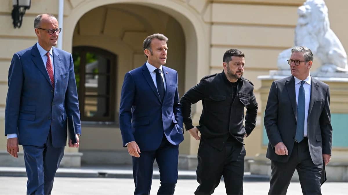 Канцлер Германии Фридрих Мерц, президент Франции Эммануэль Макрон, президент Украины Владимир Зеленский и премьер-министр Великобритании Кир Стармер после встречи «коалиции желающих» в Мариинском дворце, Киев, Украина, 10 мая 2025 года. Фото: Darek Delmanowicz / EPA