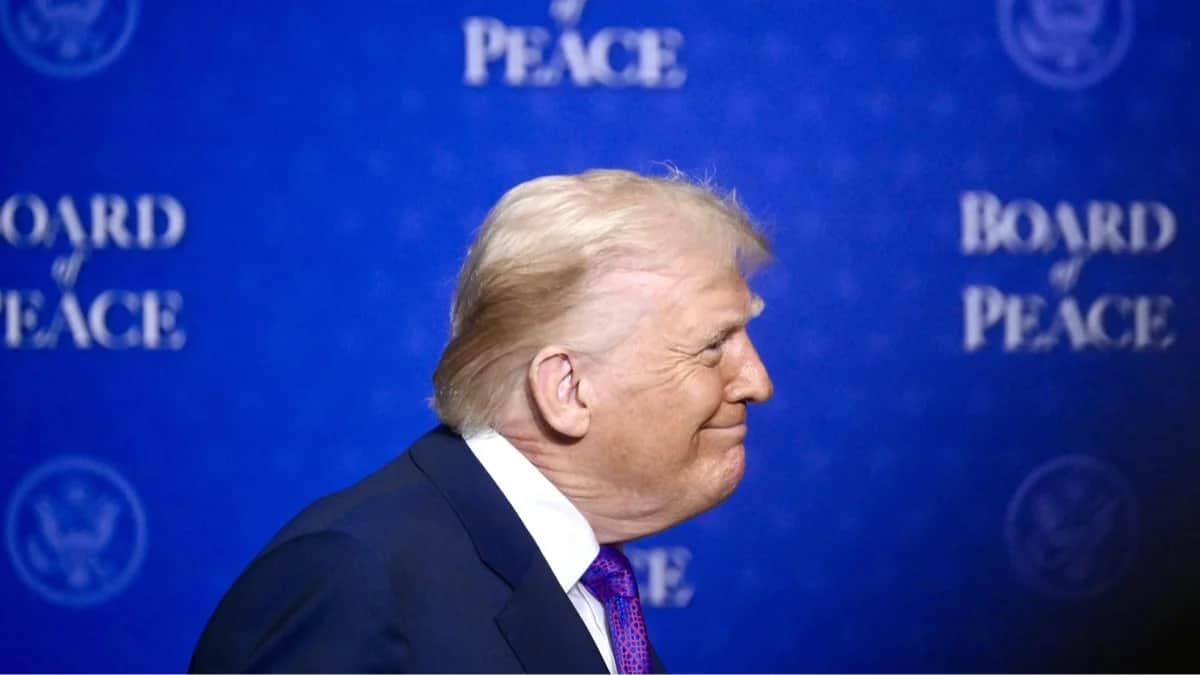 Дональд Трамп во время заседания Совета мира в Американском институте мира имени Дональда Трампа в Вашингтоне, округ Колумбия, США, 19 февраля 2026 года. Фото: Alessandro Di Meo / EPA