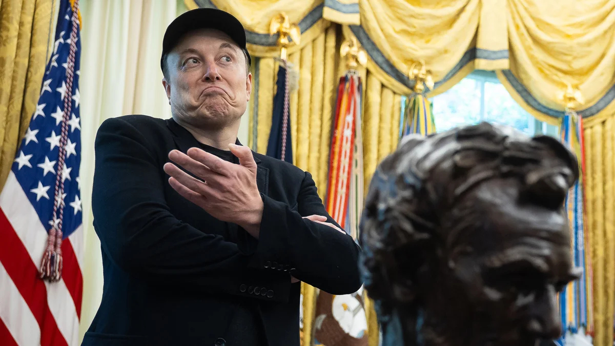 Илон Маск во время пресс-конференции с Трампом в Овальном кабинете Белого дома, Вашингтон, округ Колумбия, США, 30 мая 2025 года. Фото: Francis Chung / EPA-EFE