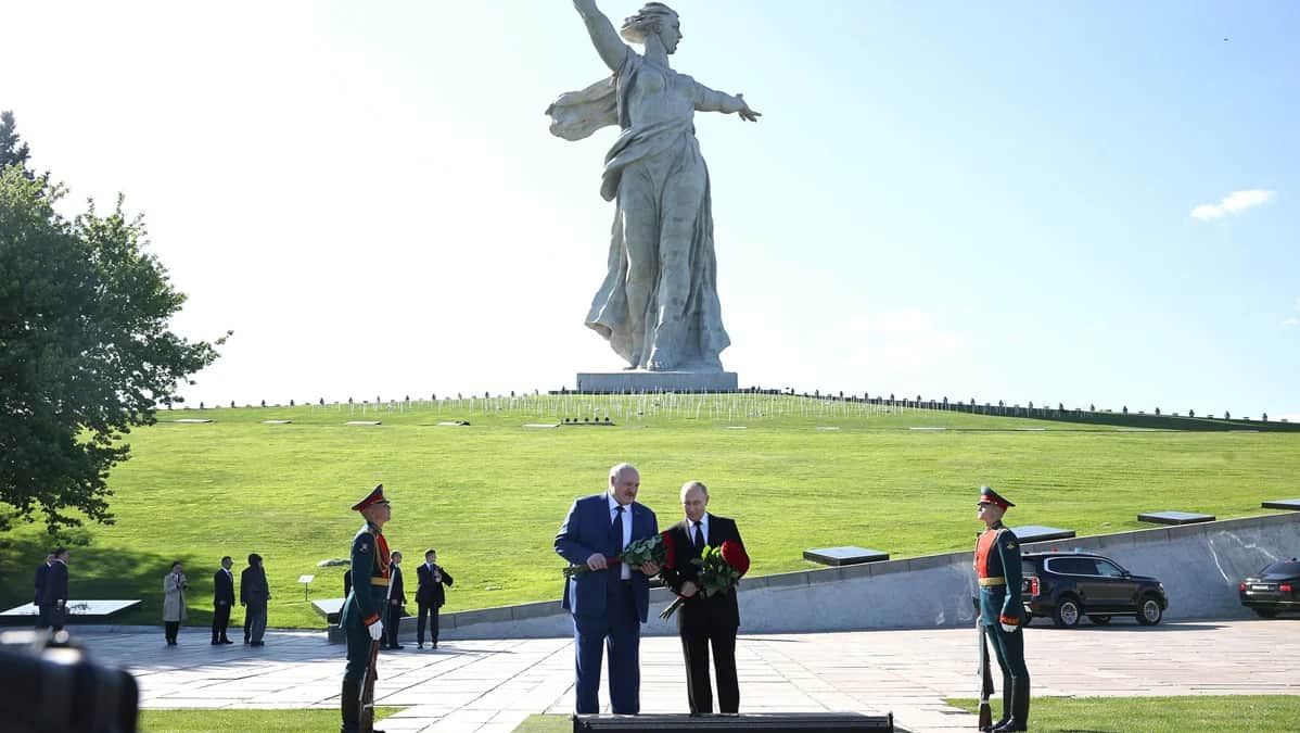 Александр Лукашенко и Владимир Путин на Мамаевом кургане, Волгоград, 29 апреля 2025 года. Фото: Kremlin