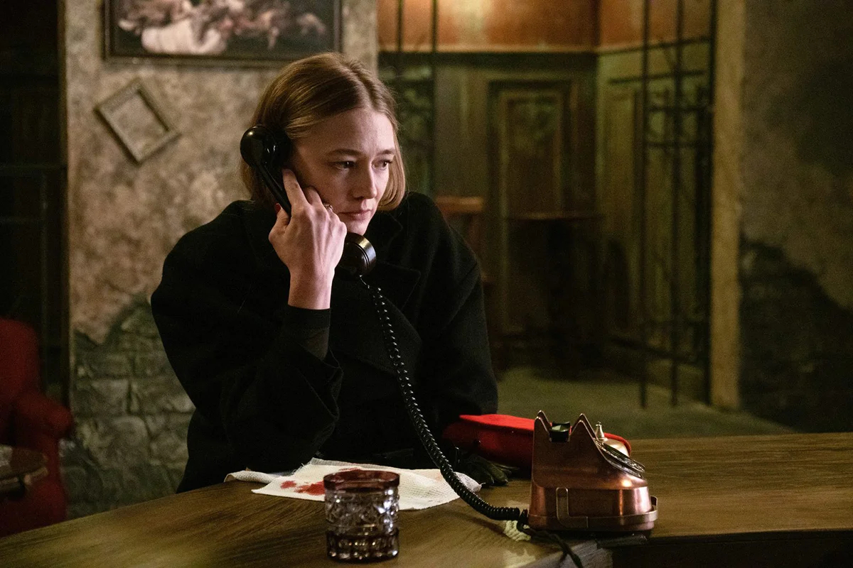 Кадр из сериала «Бар “Один звонок”». Фото: <a data-sk="tooltip_parent" data-stringify-link="http://kino-teatr.ru" href="http://kino-teatr.ru/" rel="noopener noreferrer" target="_blank">kino-teatr.ru</a>