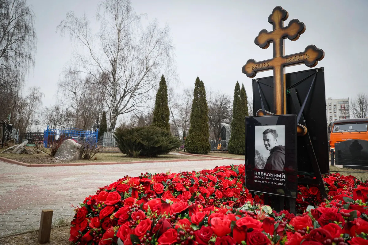 Navalny’s grave at Moscow’s Borisovsky cemetery, 13 February 2025. Photo: EPA-EFE / MAXIM SHIPENKOV