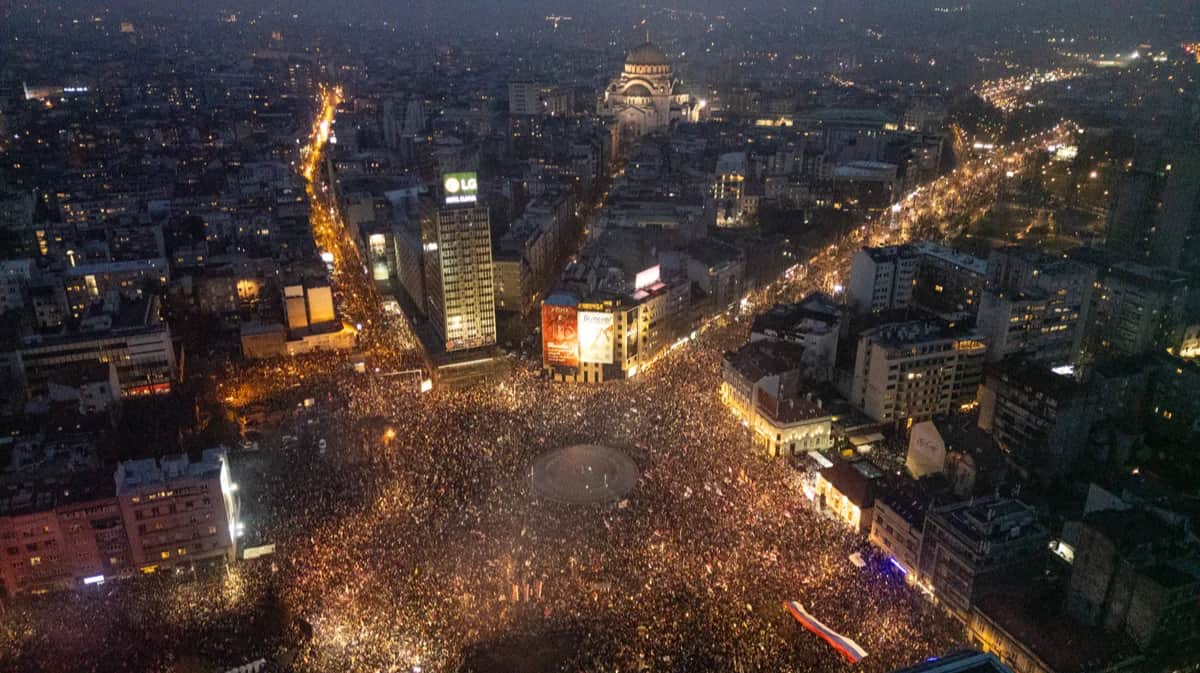 Вид с высоты на митинг в Белграде, 15 марта 2025 года. Фото: Spasa Dakic / Sipa / Scanpix / LETA