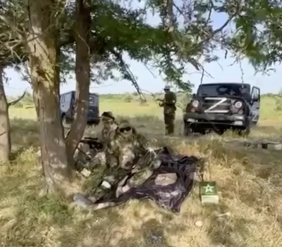 Screenshot of a <a href="https://t.me/chernovik/31750" rel="noopener noreferrer" title="https://t.me/chernovik/31750">video</a> showing Dagestan soldiers on the frontlines thanking Gadzhiev