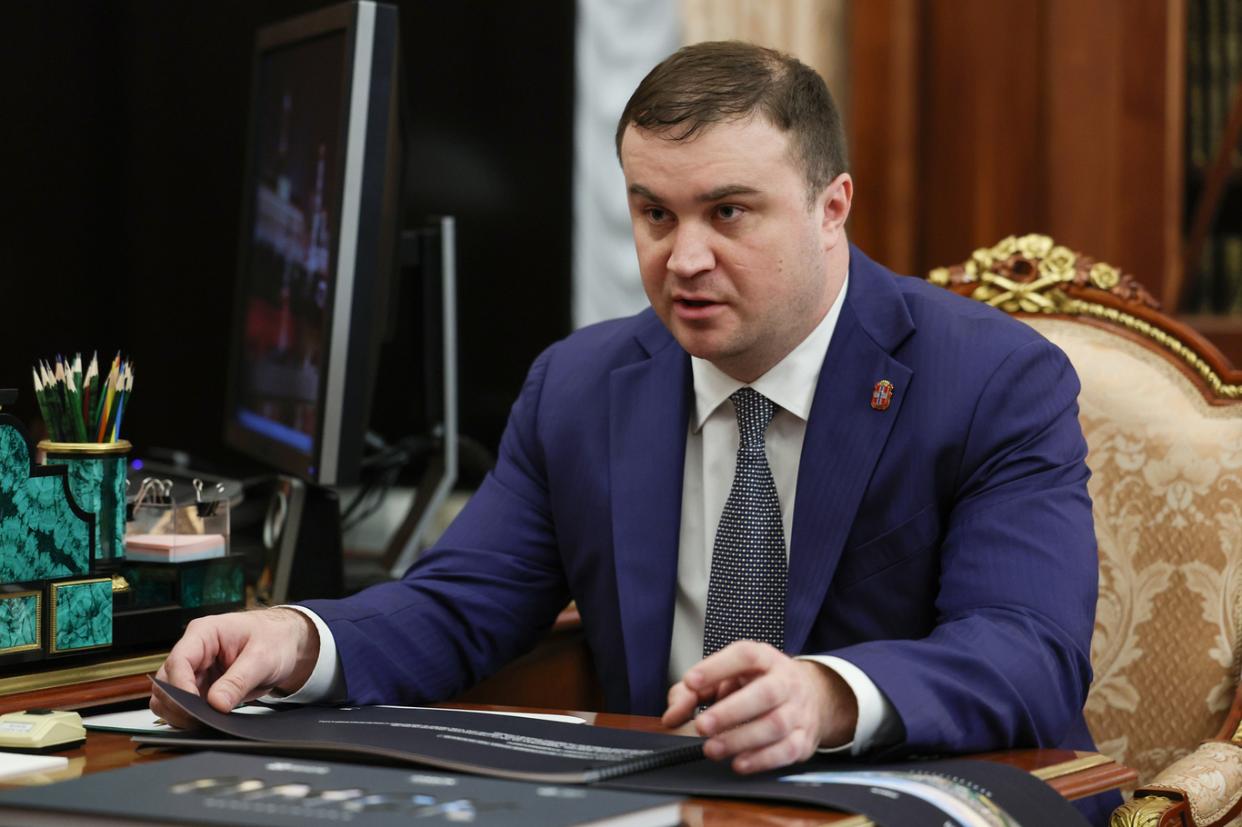 Губернатор Омской области Виталий Хоценко на встрече Путиным в Кремле, Москва, 11 августа 2025 года. Фото: Вячеслав Прокофьев / Спутник / EPA
