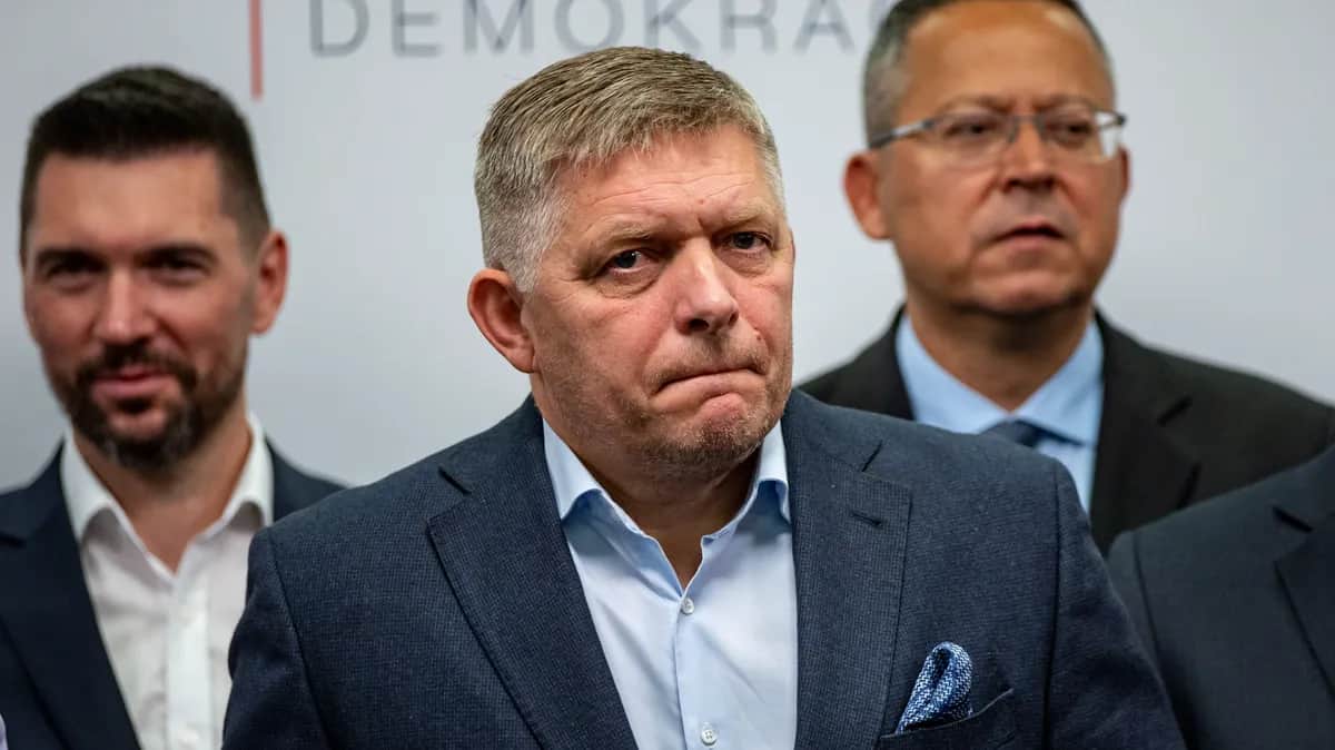 Роберт Фицо после парламентских выборов в штаб-квартире партии в Братиславе, Словакия, 1 октября 2023 года. Фото: EPA-EFE/MARTIN DIVISEK