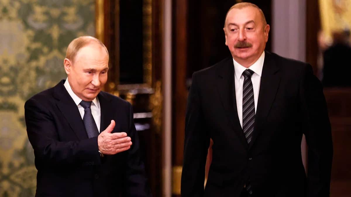 Владимир Путин и Ильхам Алиев на саммите СНГ в Кремле, Москва, 8 октября 2024 года. Фото: Сергей Ильницкий / EPA