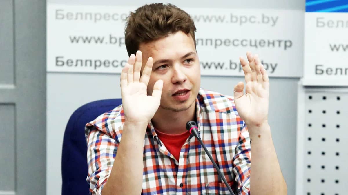 Роман Протасевич на брифинге, организованном Министерством иностранных дел Беларуси в Минске, 14 июня 2021 года. Фото: AFP / Scanpix / LETA