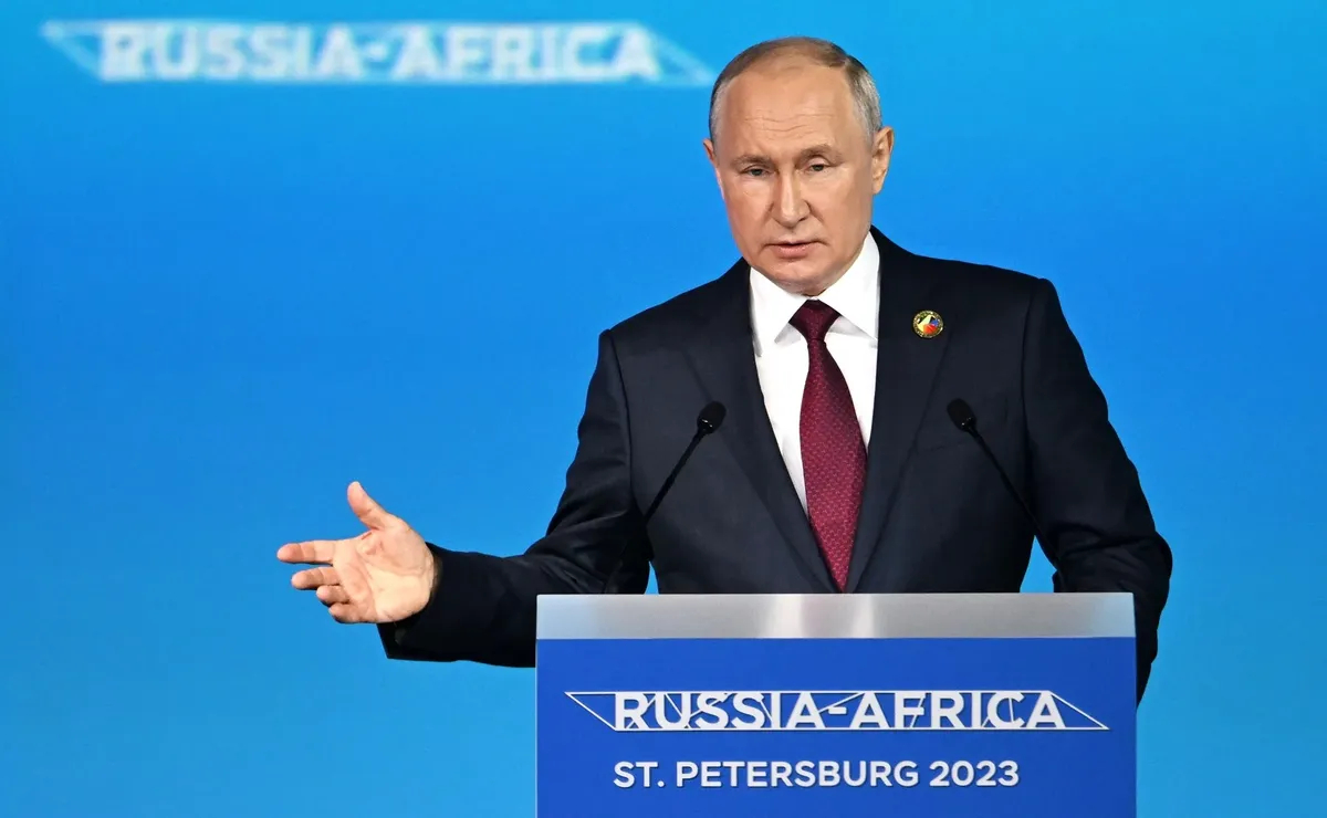 Путин на пленарной сессии форума «Россия-Африка». Фото: <a href="http://kremlin.ru/events/president/news/71814/photos/72003">kremlin.ru</a>