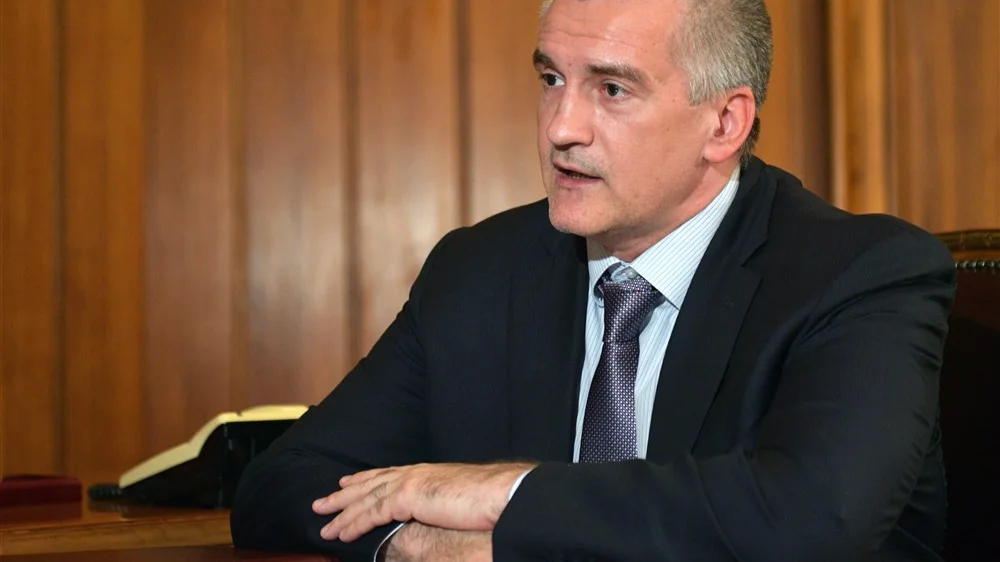 На сцену выходит Подвальный