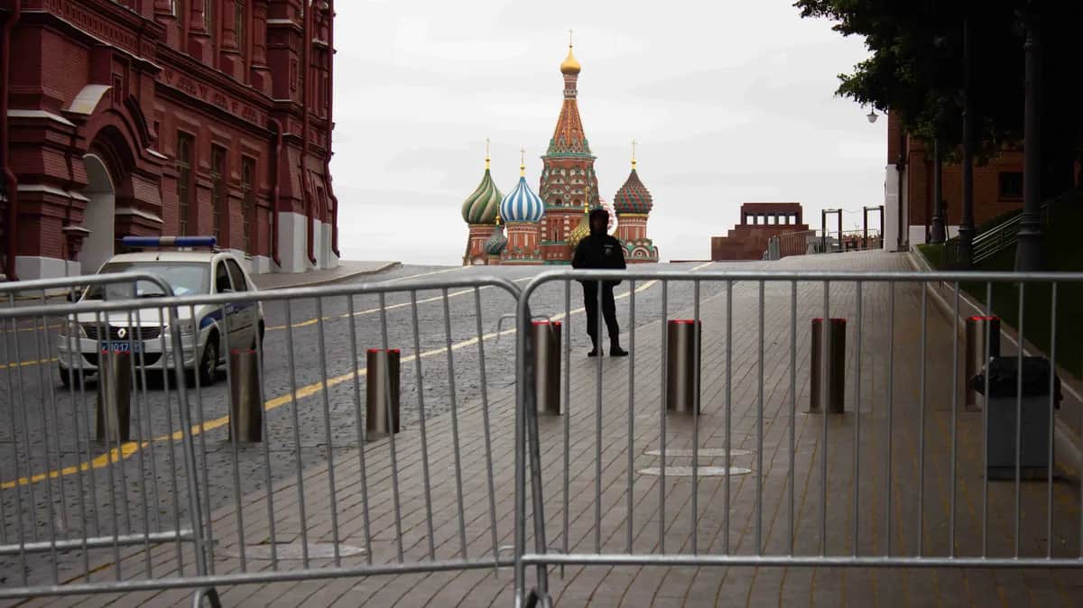 У вас совсем бардак потек