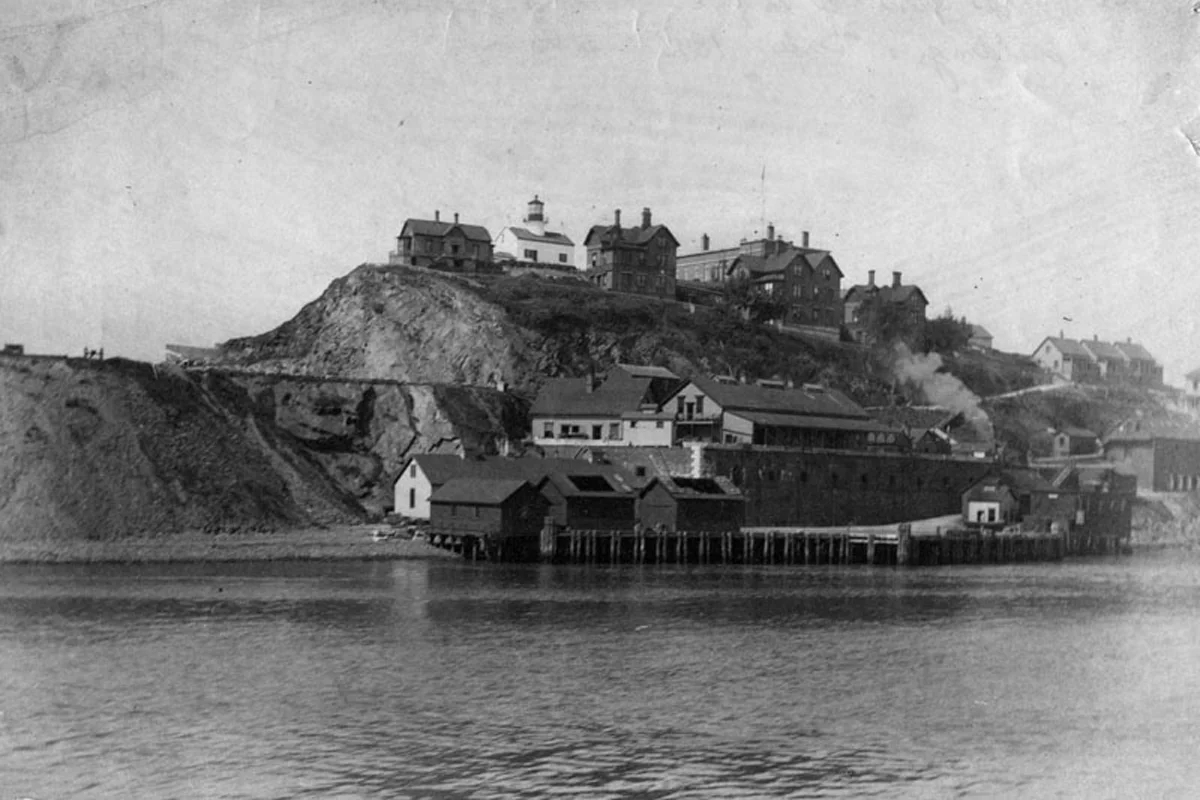 Остров Алькатрас в 1895 году. Фото: Junkyardsparkle / Wikimedia (PD)