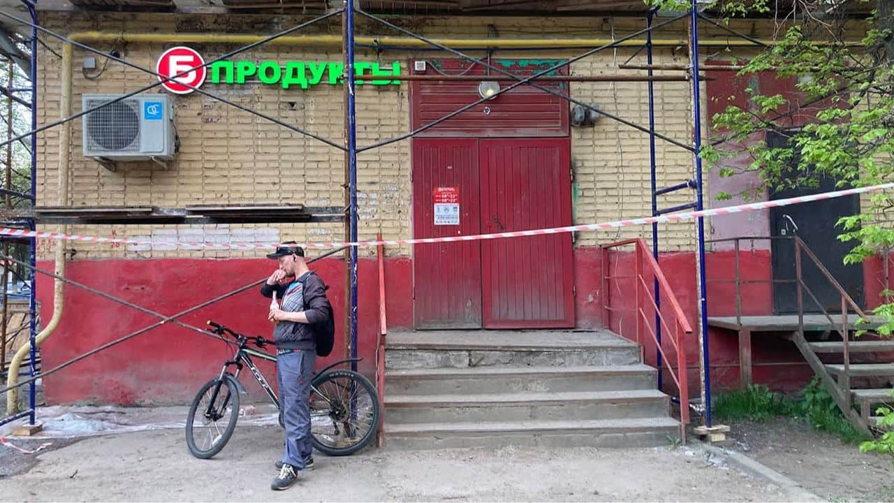 B-Products Grocery Store. Photo: Irina Garina / Novaya Gazeta Europe