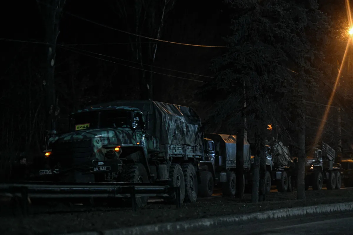 Russian military tanks and armored vehicles advance in Donetsk, Ukraine on February 23, 2022. Photo: Stringer / Anadolu Agency / Getty Images