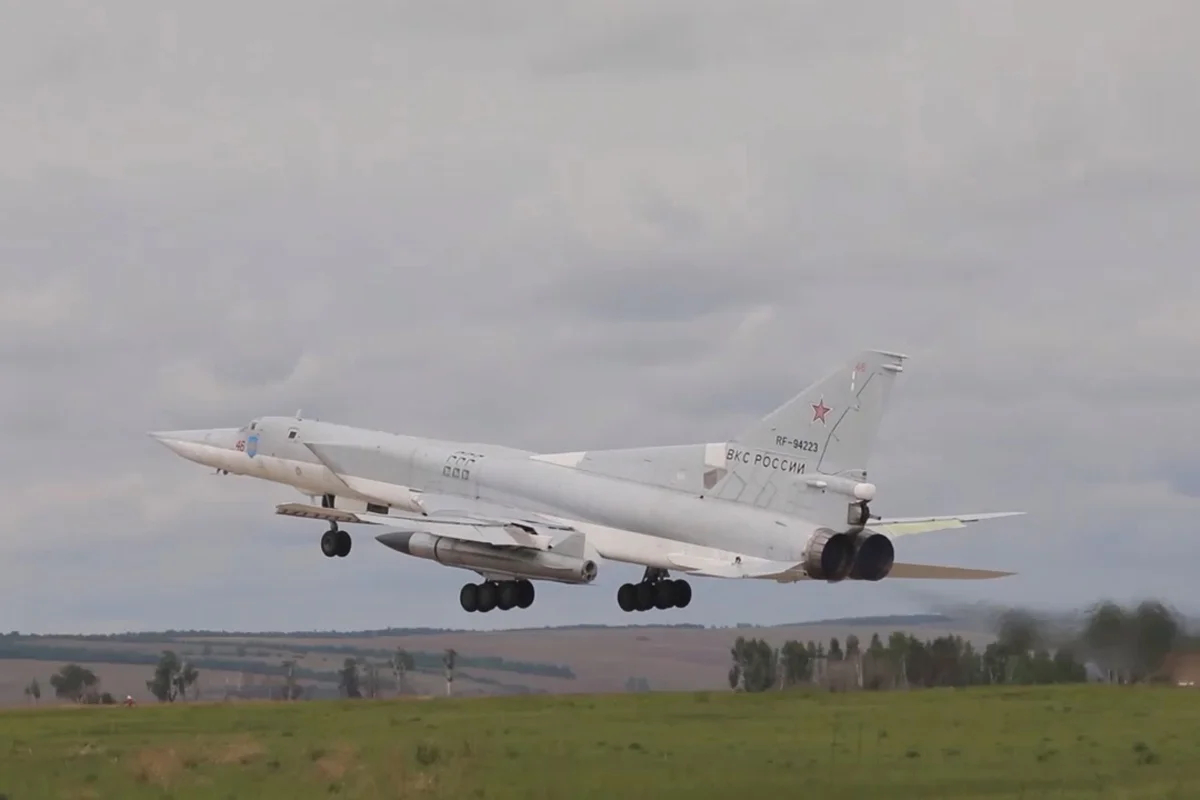 Ту-22М3 в Иркутской области, июнь 2022 года. Фото: Минобороны РФ / <a data-sk="tooltip_parent" data-stringify-link="https://t.me/mod_russia/16590" href="https://t.me/mod_russia/16590" rel="noopener noreferrer" target="_blank">Telegram</a>