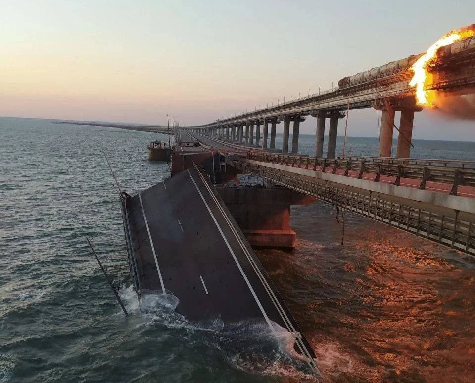 Последствия взрыва на Крымском мосту. Фото: соцсети