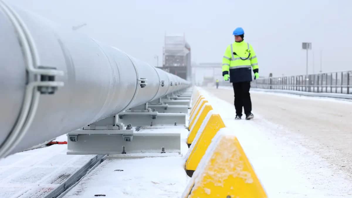 Регазификационная установка для плавучего хранилища СПГ Hoegh Esperanza. Фото: Liesa Johannssen/Bloomberg via Getty Images
