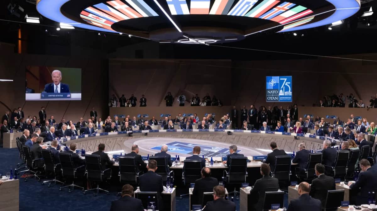 Заседание Североатлантического совета в рамках саммита НАТО в Вашингтоне, округ Колумбия, США, 10 июля 2024 года. Фото: Michael Reynolds / EPA-EFE