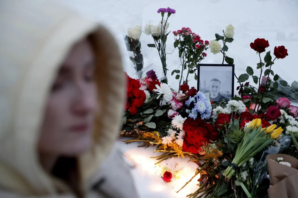 A makeshift memorial to Alexey Navalny near the cemetery where he was buried. Photo: EPA-EFE/MAXIM SHIPENKOV