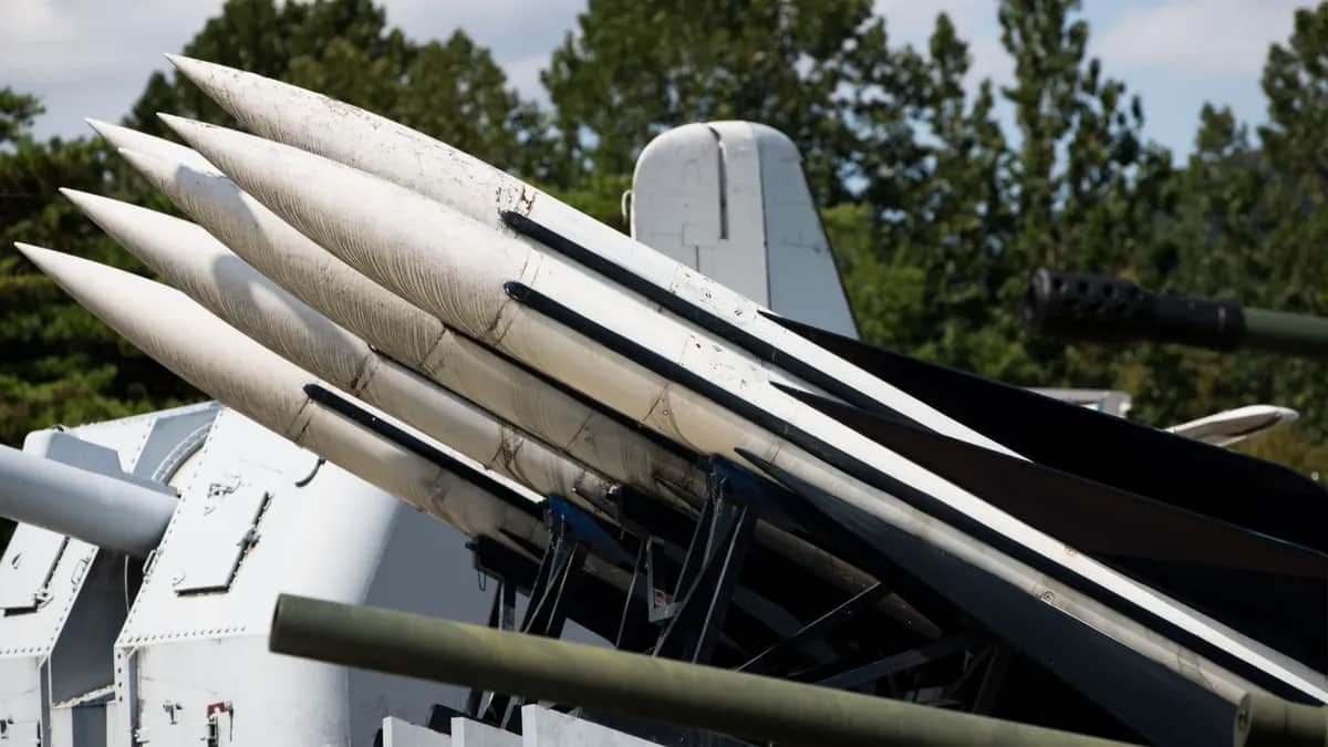Макет зенитных ракет MIM-23 Hawk. Фото: SeongJoon Cho / Bloomberg / Getty Images