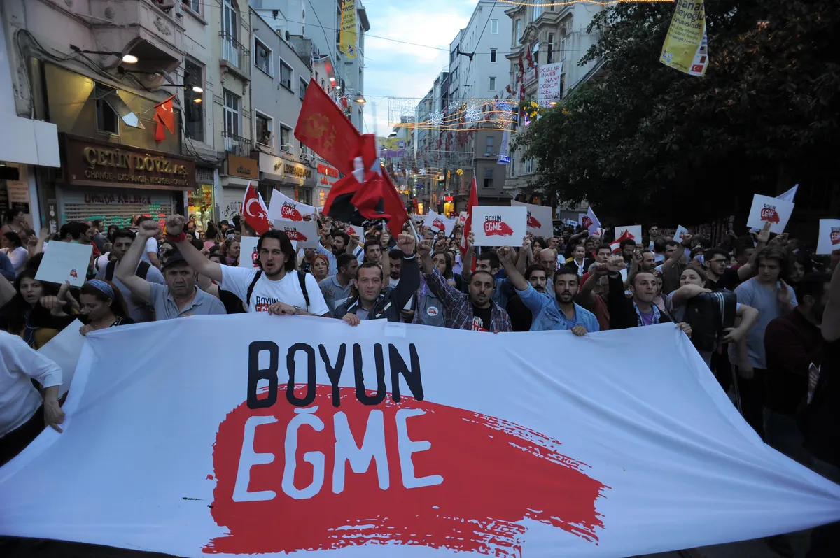 Each day protesters return to the square. Events of June 7, 2013. Photo by <a href="https://commons.wikimedia.org/w/index.php?curid=26527499">Wikimedia Commons</a>, CC BY-SA 3.0