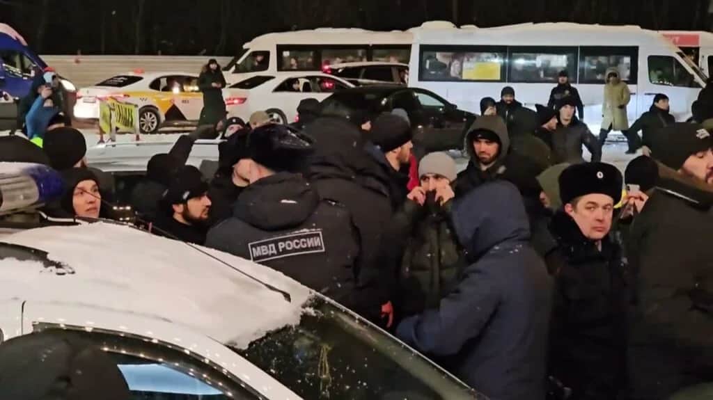 Мигранты и полиция на рынке «Садовод» / скрин видео