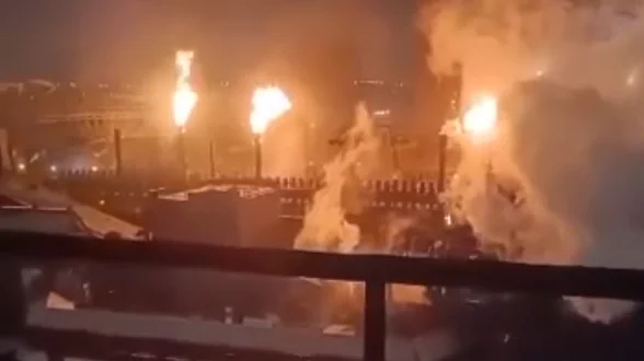 В Липецке из-за атаки беспилотников загорелся завод