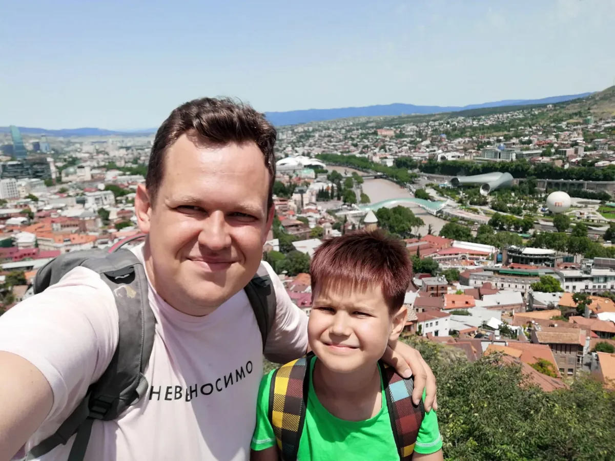 Сергей Чернышов с сыном. Фото: <a href="https://www.facebook.com/photo/?fbid=3912248895714049&amp;set=a.1481590722113224">Facebook</a>
