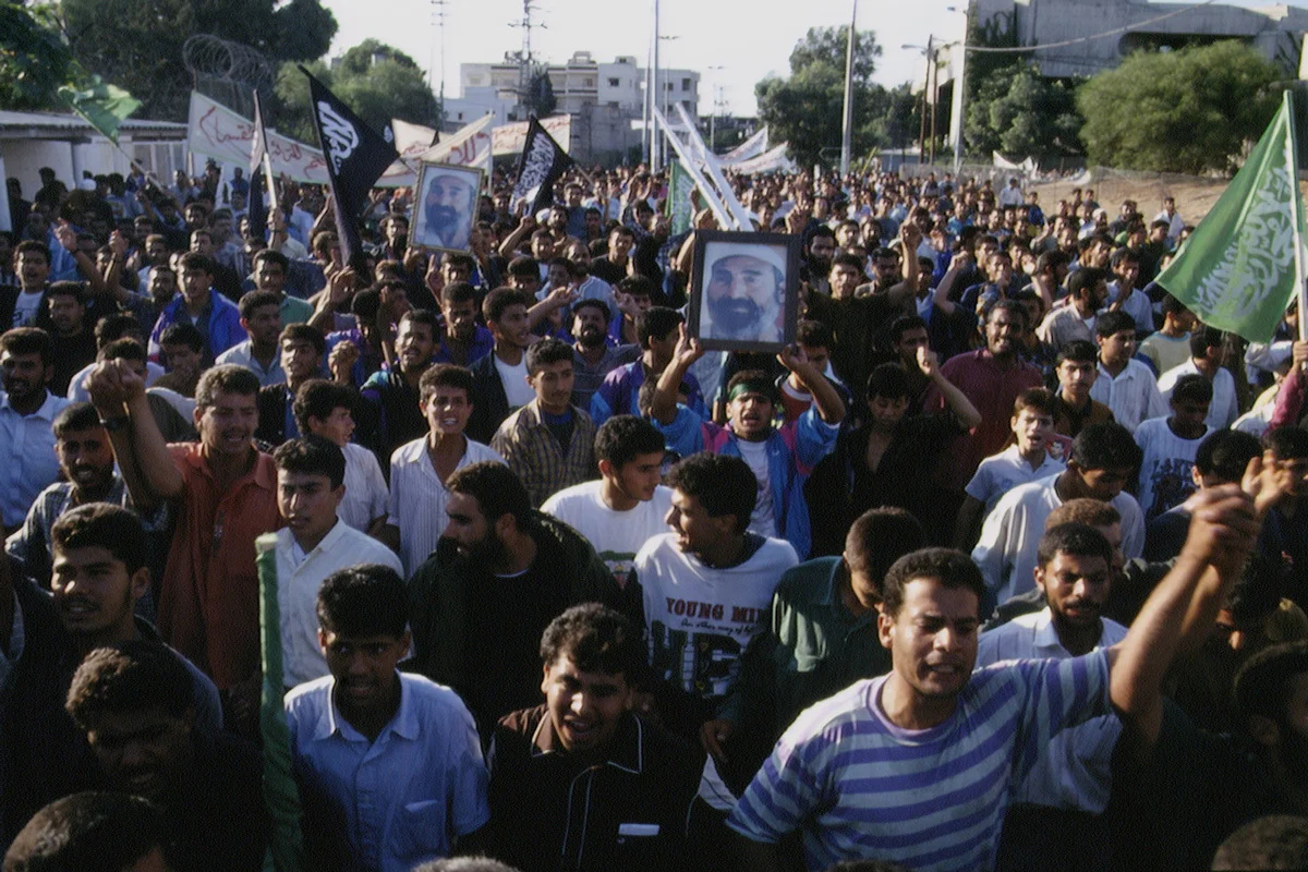 Акция протеста ХАМАС в Газе в 1994 году. Фото: Rula Halawani / Sygma / Getty Images