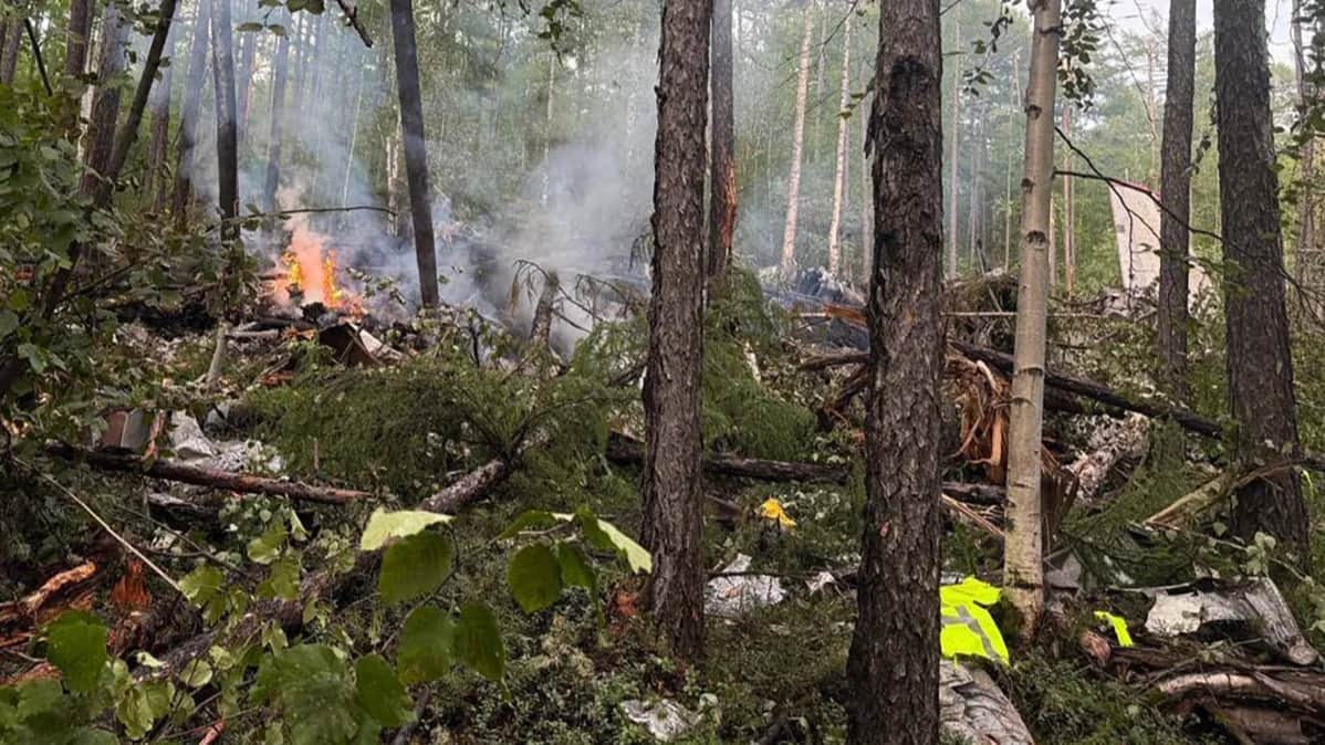 The crash site of the Angara Airlines An-24 passenger plane in the Amur region, Russia, 24 July 2025. Photo: EPA/FAR EASTERN TRANSPORT PROSECUTOR’S OFFICE