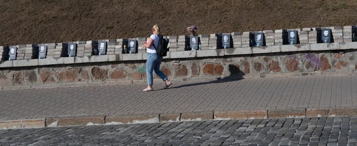 Alley of the Heavenly Hundred — those who died on the Maidan during the Revolution of Dignity in 2014. Kyiv, 24 August 2022. Photo by Jens Alstrup, exclusively for <em>Novaya Gazeta. Europe</em>