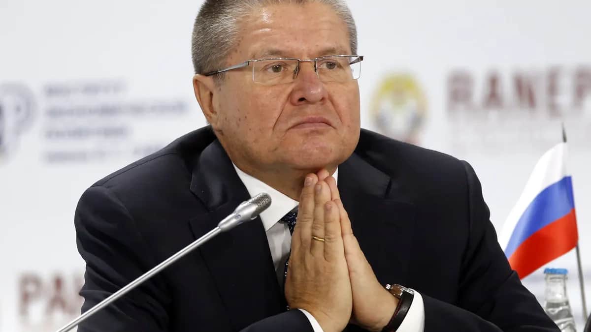 Алексей Улюкаев. Фото: EPA/MAXIM SHIPENKOV