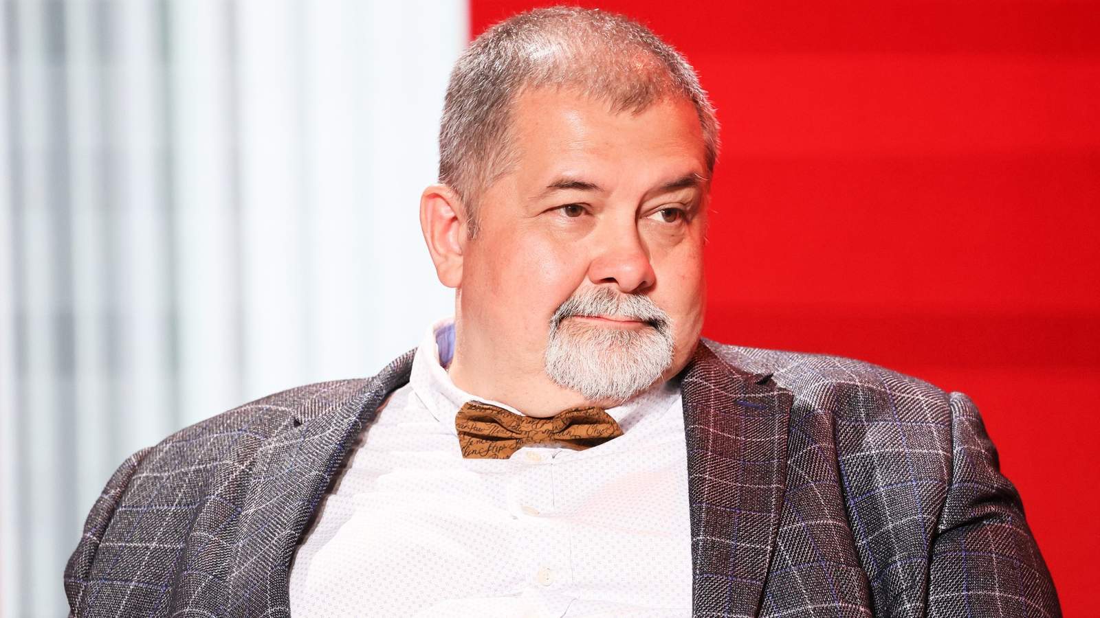 Писатель Сергей Лукьяненко на научно-практической конференции «Большой стиль — 2025», Москва, 16 октября 2025 года. Фото: Сергей Савостьянов / ТАСС / Profimedia