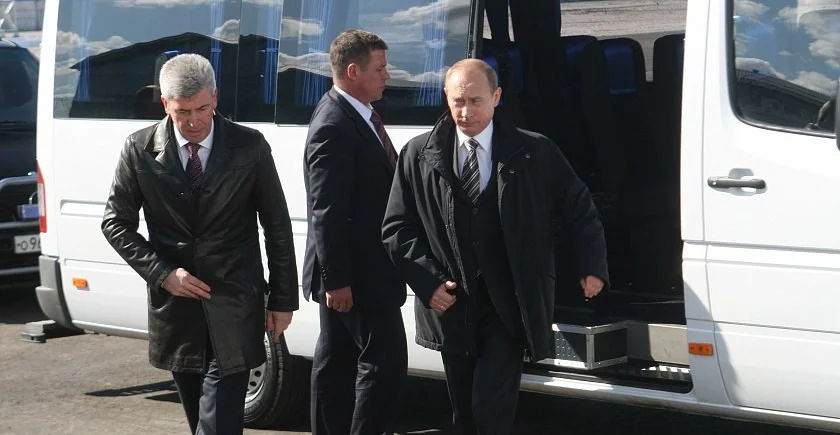 Валерий Израйлит и Владимир Путин. Фото: <a href="https://novotrans.com/%D0%BC%D0%BE%D1%80%D1%81%D0%BA%D0%B8%D0%B5-%D0%BF%D0%BE%D1%80%D1%82%D1%8B/ust-luga-comp/">Новотранс</a>