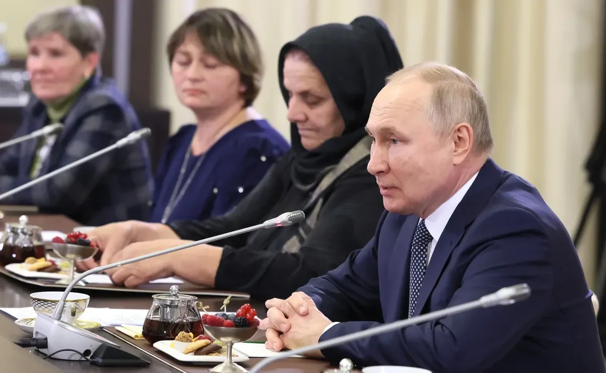 Vladimir Putin meeting mothers of service members, 25 November 2022. Photo: kremlin.ru