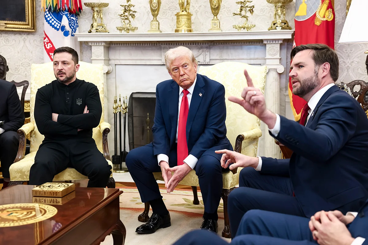 Вице-президент США Джей Ди Вэнс во время встречи президента США Дональда Трампа и президента Украины Владимира Зеленского в Овальном кабинете Белого дома в Вашингтоне, округ Колумбия, США, 28 февраля 2025 года. Фото: Jim Lo Scalzo / EPA-EFE