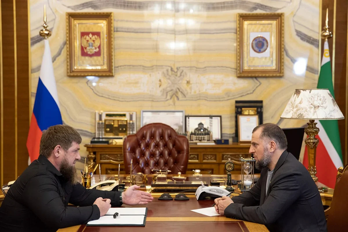Ramzan Kadyrov and Apti Alaudinov. Photo: <a href="https://chechnya.gov.ru/novosti/r-kadyrov-naznachil-a-alautdinova-sekretaryom-sovbeza-chr/">Kadyrov’s press service</a>